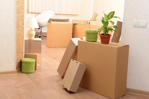 Packing and loading service for a flat move in Ham